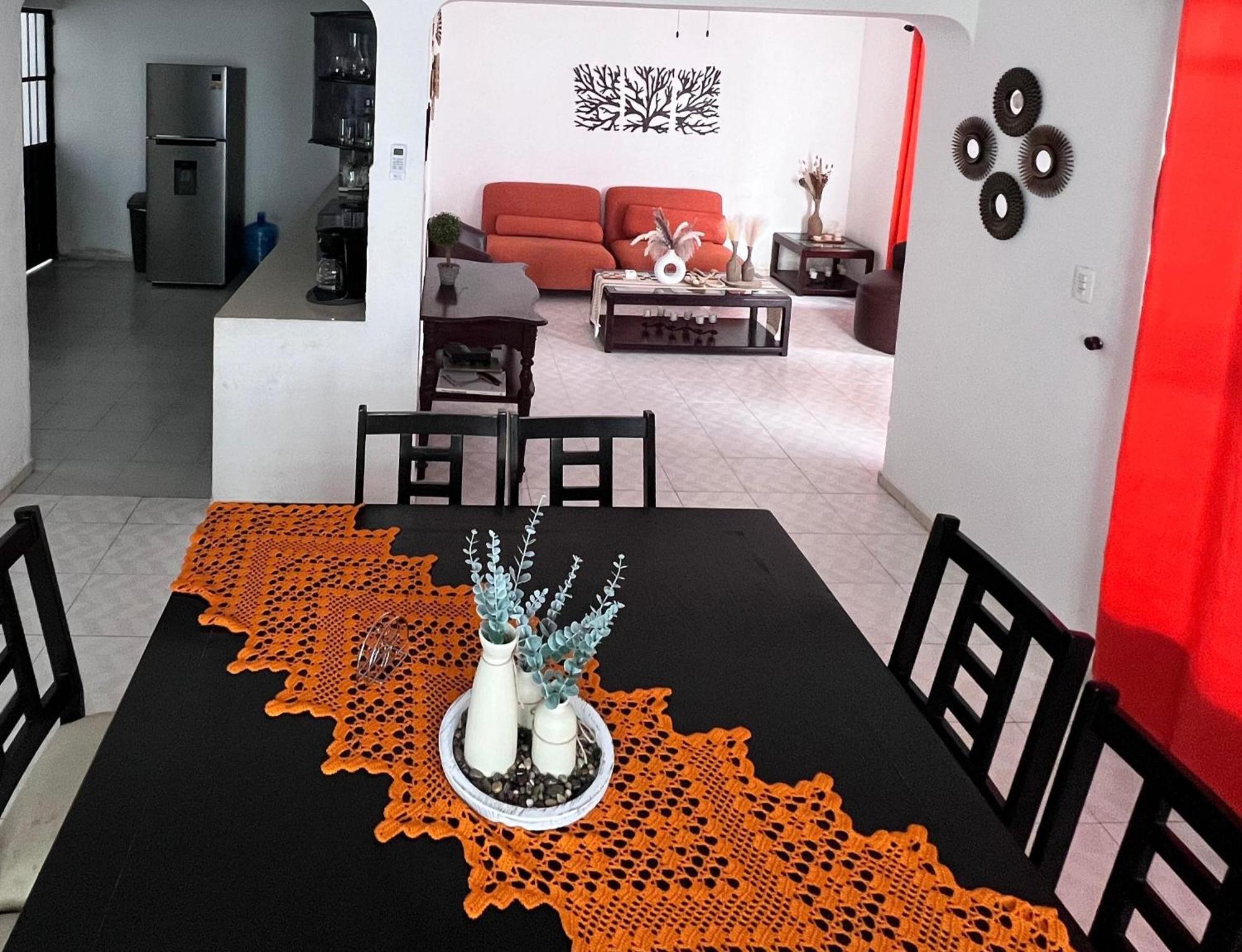 Casa Leonor. 2 Cuartos, 2 Banos, Cocina, Cochera. Valladolid  Eksteriør bilde